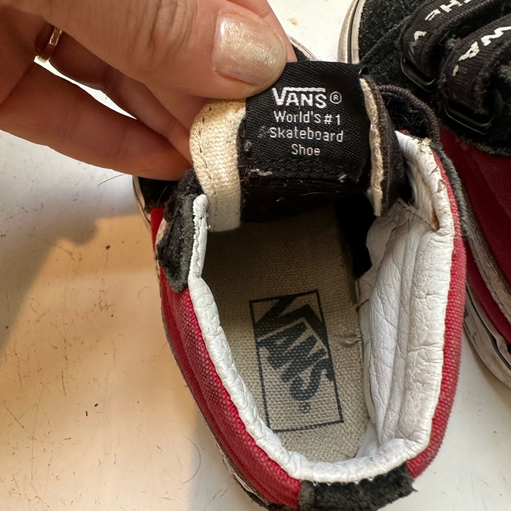 VANS - Picture 2 of 3